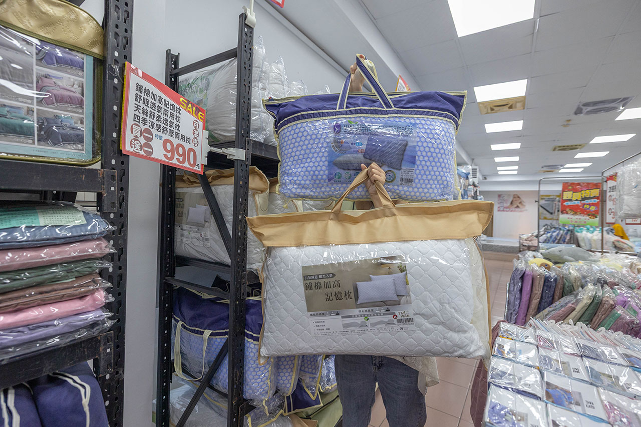 多寶寢具暢貨中心！最新草屯寢具特賣會開倉，天絲床包、枕頭、被子、床墊全館 2 折起！最新 2026 草屯寢具特賣會