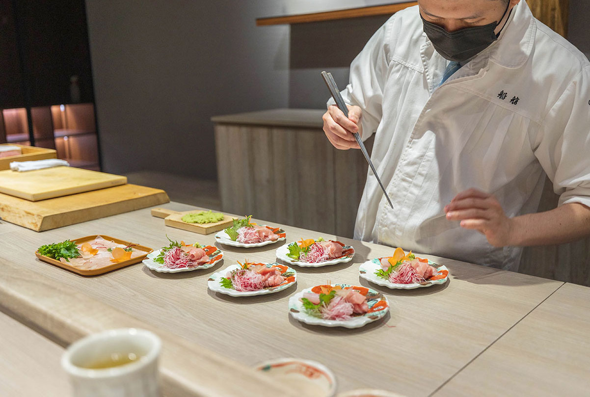 台中無菜單推薦船艙天 料理頂級天婦羅 Omakase 究極盛宴，九州松葉蟹、海膽鮪魚海苔包，最新2026台中北屯區美食推薦