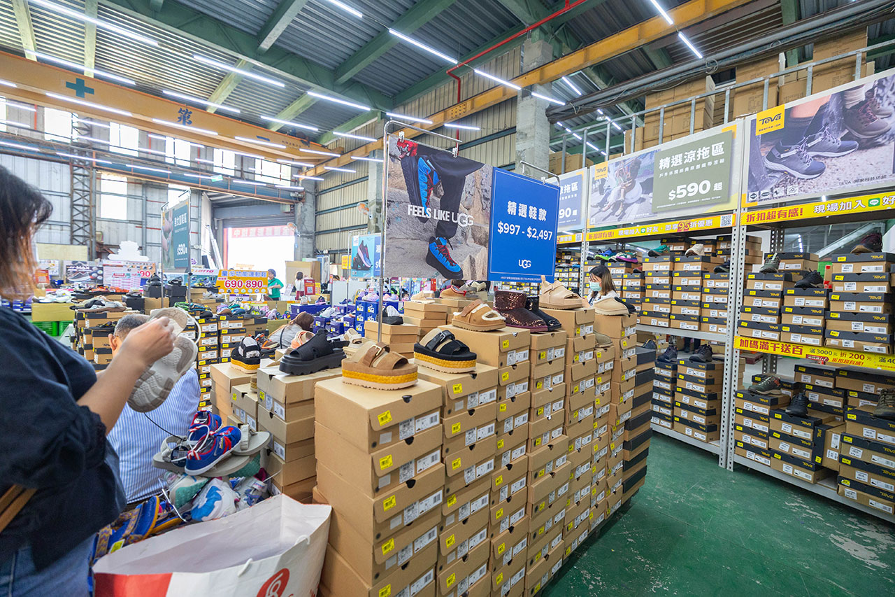 美力運動世界 台中中清特賣會開倉！童鞋、休閒鞋、戶外運動鞋早鳥全館下殺1折起，還有早鳥活動特賣金額再打8折，最新大雅鞋子特賣會報到！