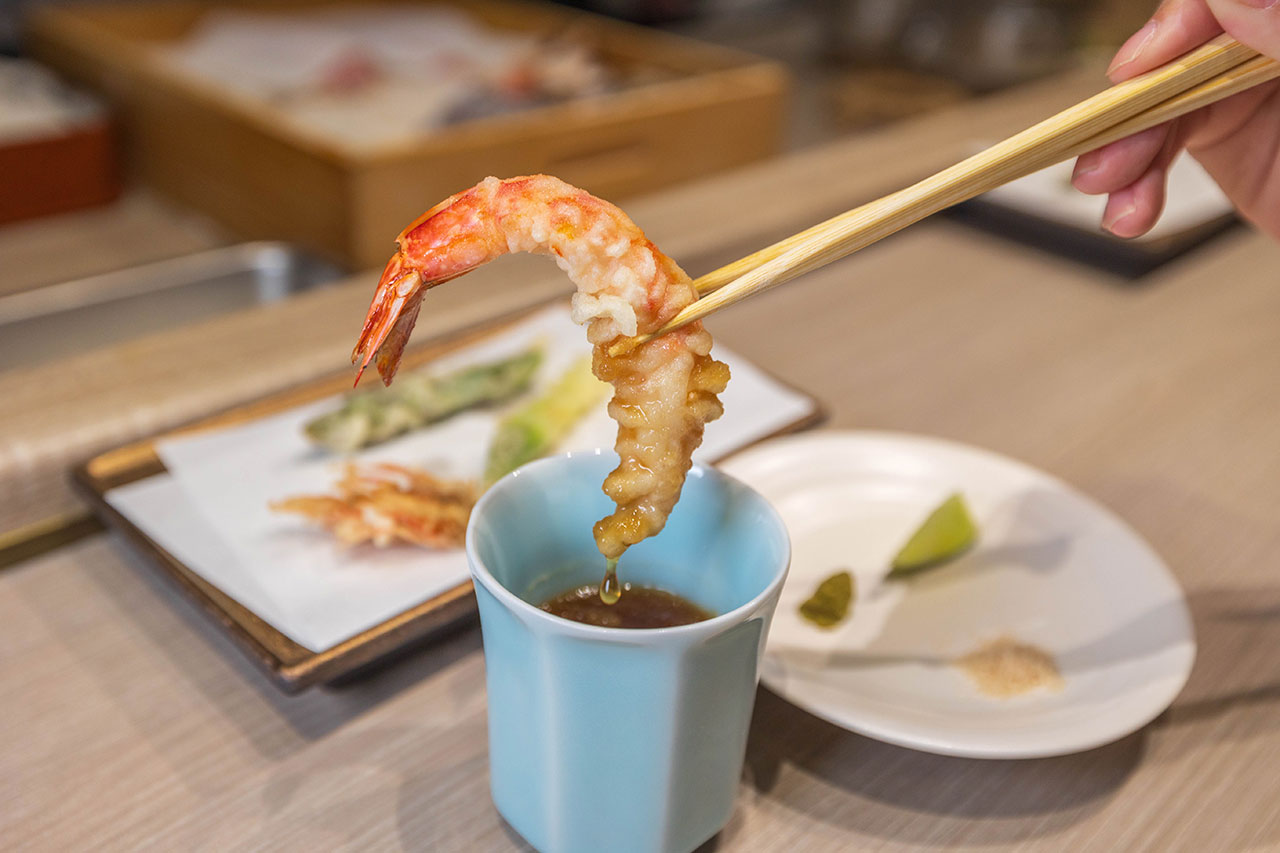 台中無菜單推薦船艙天 料理頂級天婦羅 Omakase 究極盛宴，九州松葉蟹、海膽鮪魚海苔包，最新2026台中北屯區美食推薦