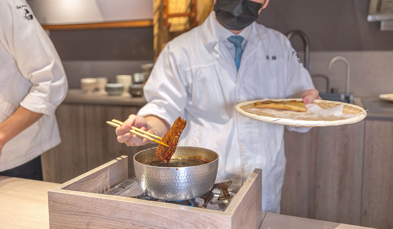 台中無菜單推薦船艙天 料理頂級天婦羅 Omakase 究極盛宴，九州松葉蟹、海膽鮪魚海苔包，最新2026台中北屯區美食推薦