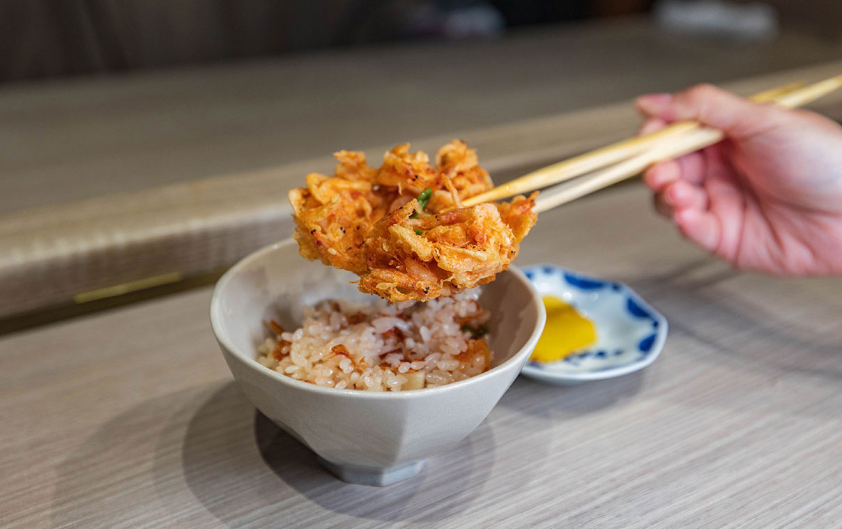 台中無菜單推薦船艙天 料理頂級天婦羅 Omakase 究極盛宴，九州松葉蟹、海膽鮪魚海苔包，最新2026台中北屯區美食推薦