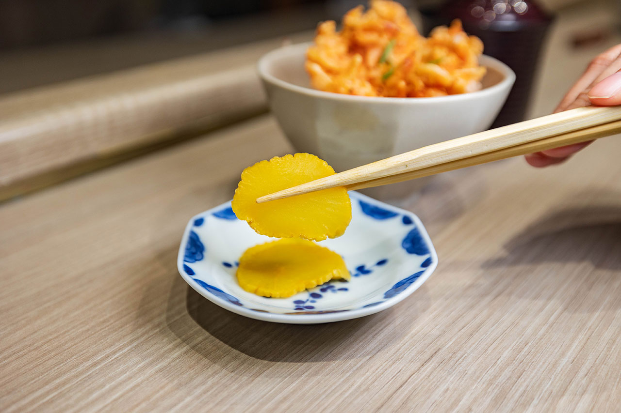 台中無菜單推薦船艙天 料理頂級天婦羅 Omakase 究極盛宴，九州松葉蟹、海膽鮪魚海苔包，最新2026台中北屯區美食推薦