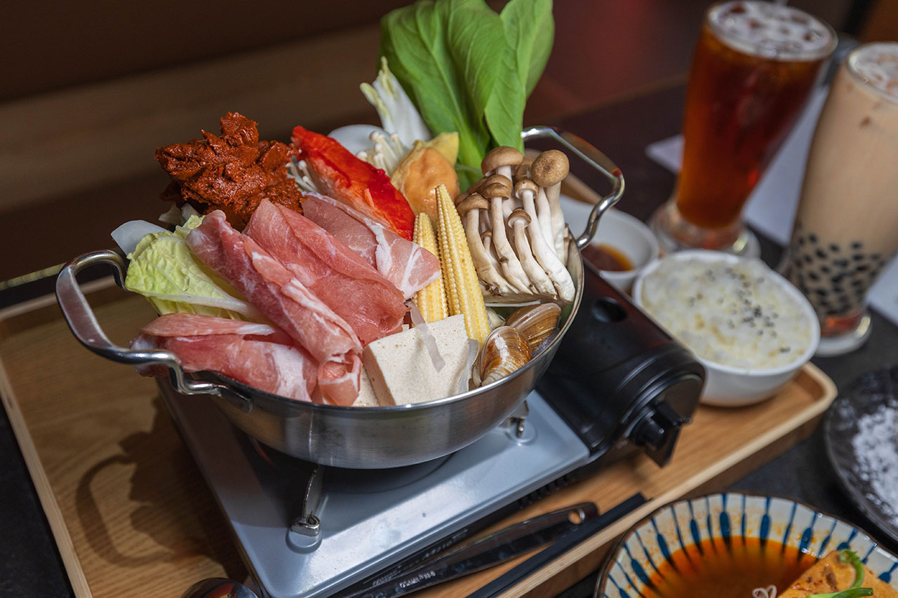 長順茶館 台中最新美食開幕！台中北屯區聚餐必訪超大用餐空間，火鍋麵食招牌波霸奶茶，2026台中北屯美食推薦