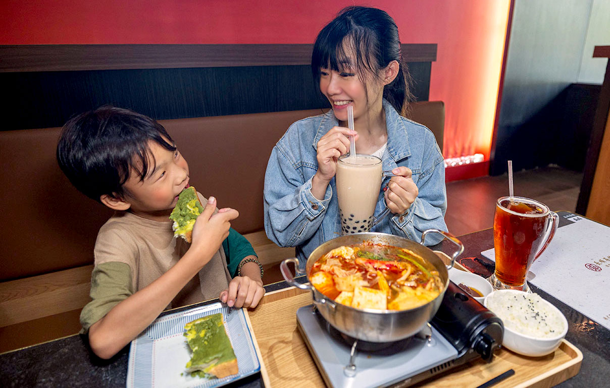 長順茶館 台中最新美食開幕!台中北屯區聚餐必訪超大用餐空間,火鍋麵食招牌波霸奶茶,2026台中北屯美食推薦 長順茶館 台中最新美食開幕!台中北屯區聚餐必訪超大用餐空間,火鍋麵食招牌波霸奶茶,2026台中北屯美食推薦