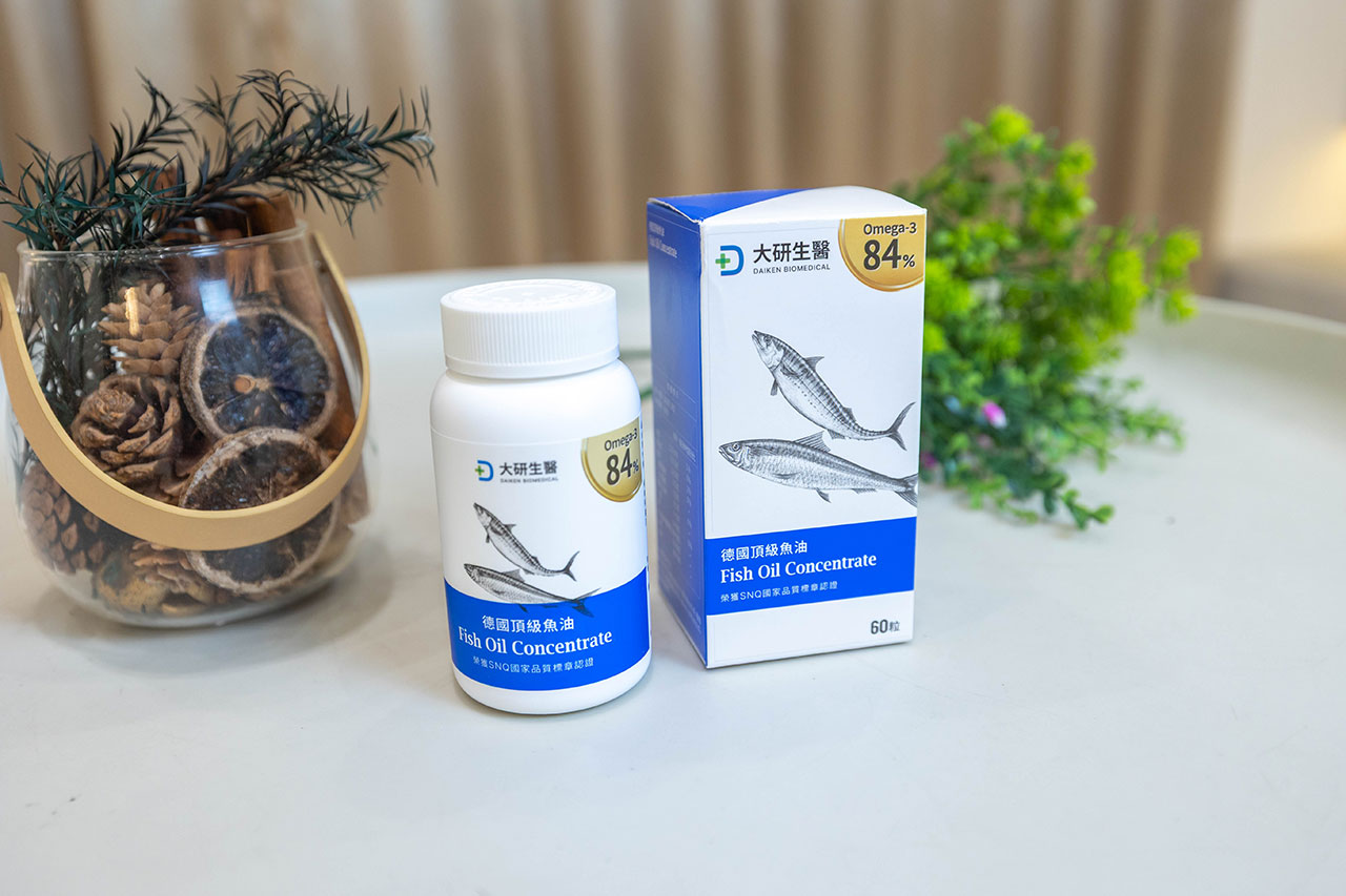魚油4大廠牌口感評比分享｜德之寶 頂級魚油＋維生素D3、大研生醫 德國魚油軟膠囊、BHK's 88% Omega-3、澳佳寶 迷你濃縮魚油｜2026魚油保養推薦心得