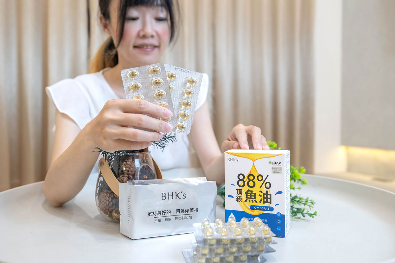 魚油4大廠牌口感評比分享｜德之寶 頂級魚油＋維生素D3、大研生醫 德國魚油軟膠囊、BHK's 88% Omega-3、澳佳寶 迷你濃縮魚油｜2026魚油保養推薦心得