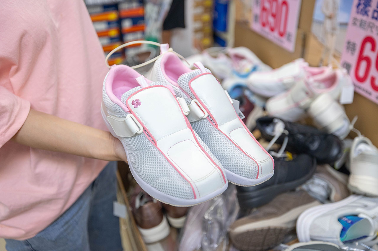 2026鞋子夏季特賣會來拉!美力運動世界大台北特賣會全館1折起!童鞋、運動鞋、戶外登山鞋、工作鞋全都超便宜,只有13天,早鳥活動前六日再打8折,買到賺到! 2026鞋子夏季特賣會來拉!美力運動世界大台北特賣會全館1折起!童鞋、運動鞋、戶外登山鞋、工作鞋全都超便宜,只有13天,早鳥活動前六日再打8折,買到賺到!
