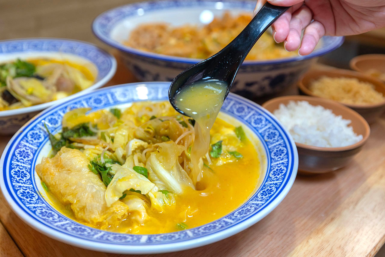 冒香香 勤美店｜最新台中勤美川味美食報到，比臉大四川麻辣冒菜鍋 ! 超濃郁香辣湯頭，爆量食材讓你一吃上癮! 2026台中西區美食推薦