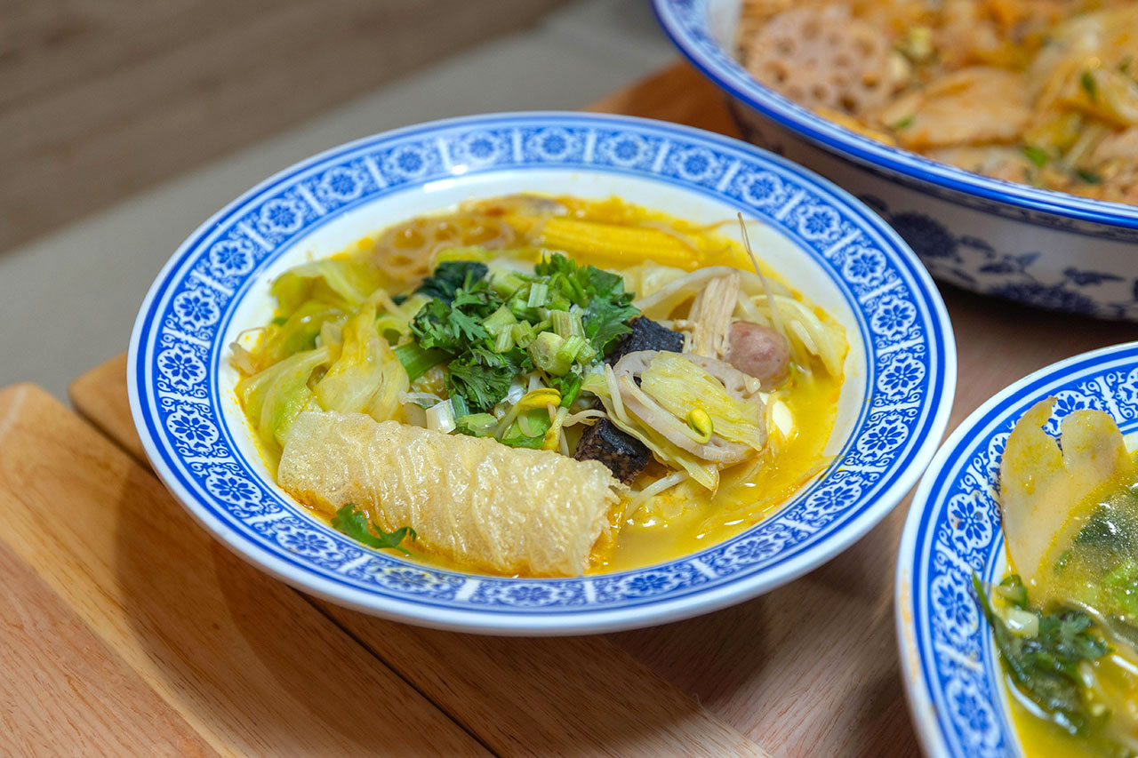 冒香香 勤美店｜最新台中勤美川味美食報到，比臉大四川麻辣冒菜鍋 ! 超濃郁香辣湯頭，爆量食材讓你一吃上癮! 2026台中西區美食推薦