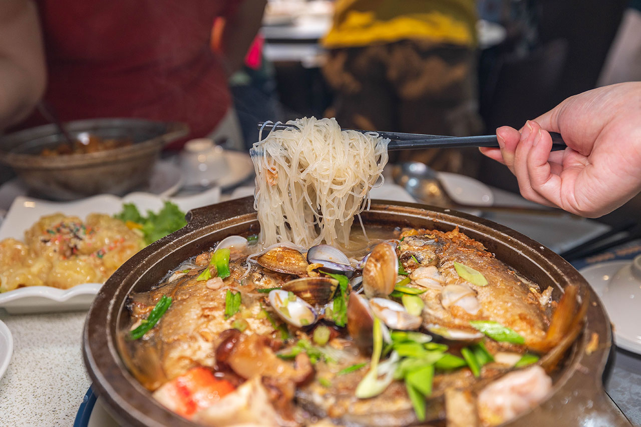 宸軒園粵菜海鮮｜超人氣新北合菜推薦！香港老師傅駐店，原汁原味港式料理，新北人尾牙聚餐必吃新店餐廳推薦，2025新店美食推薦