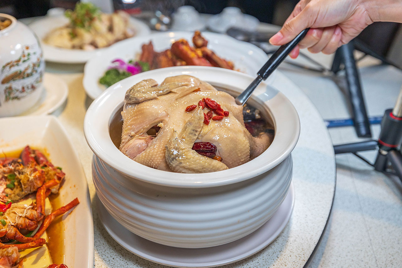 宸軒園粵菜海鮮｜超人氣新北合菜推薦！香港老師傅駐店，原汁原味港式料理，新北人尾牙聚餐必吃新店餐廳推薦，2025新店美食推薦