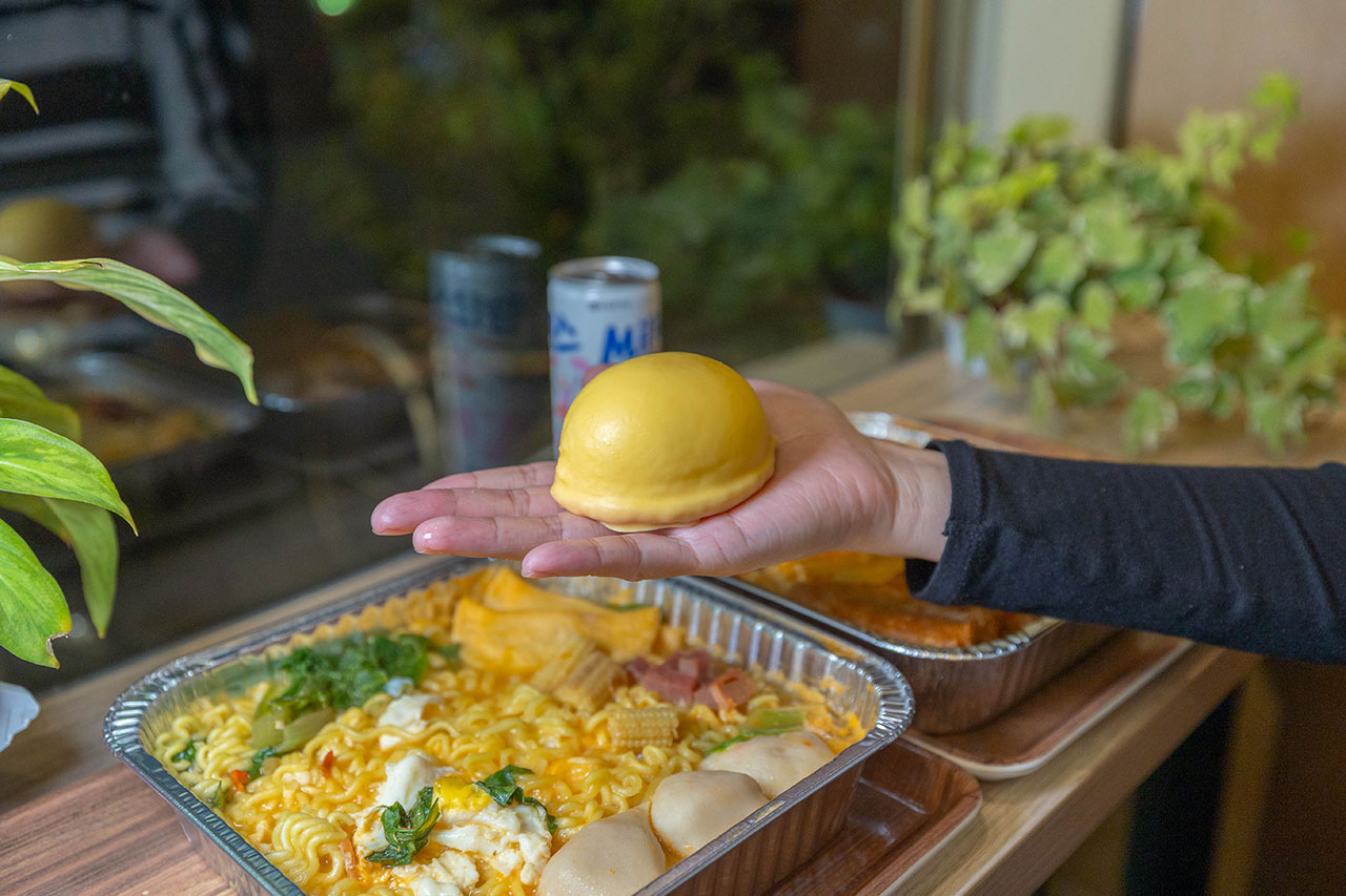 【台中北屯美食推薦】深夜食堂新選擇「遊盒麵崇德店」24小時自助韓式泡麵：10元起小菜！麻辣鴨血、爆漿甜點讓你吃好吃滿，必收台中深夜美食