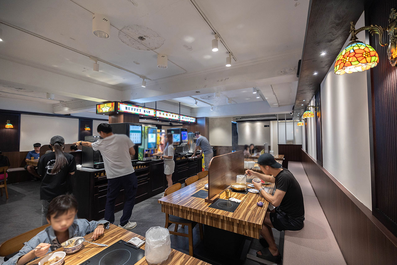 真涮吃到飽火鍋 竹南店，必吃苗栗美食吃到飽！399起牛豬雞羊8種肉品無限吃到飽，還有多種蔬食吧飲料等你吃，2026苗栗竹南美食推薦