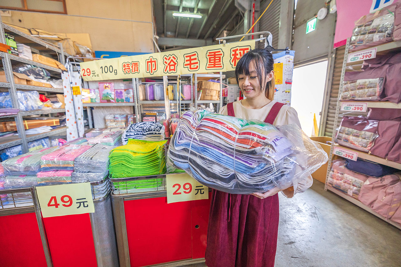 【台中大雅】2025法頌寢具原廠特賣會年末換季攻略！床包組、被單、枕頭，全館下殺1折起台中大雅2025法頌寢具原廠特賣會年末換季攻略！床包組、被單、枕頭，全館下殺1折起再買一送一，還有超多滿額好禮等你拿