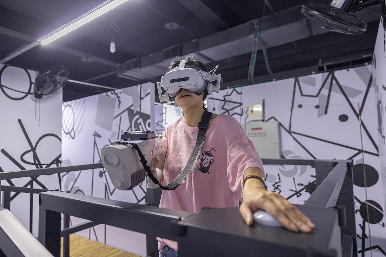 幻影行動｜台中麗寶樂園最新室內遊樂區 ！裸眼10D幻影歷險劇場、鬼屋探險、弓箭射擊，超好玩11項遊戲，讓孩子放電一整天的2026台中后里景點推薦！