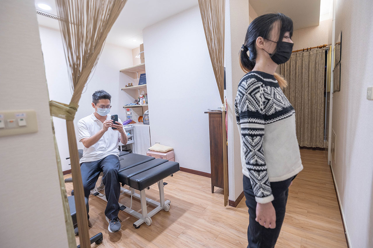 【麗脊完美】台中美式體態平衡、美學導引體驗心得大公開，「卡卡人生」全身舒壓體驗分享！