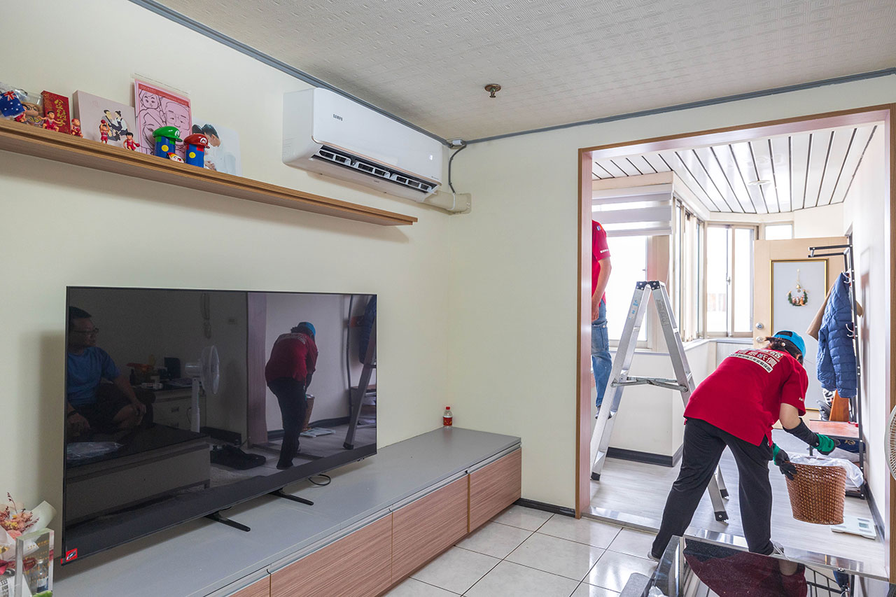小蔡電器冷氣安裝全紀錄｜防塵保護、走線整齊、裝完還打掃，一條龍服務超貼心台中台北新竹買冷氣推薦＋三年保固加小蔡電器優惠總整理