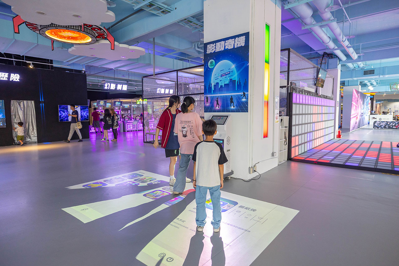 幻影行動|台中麗寶樂園最新室內遊樂區 !裸眼10D幻影歷險劇場、鬼屋探險、弓箭射擊,超好玩11項遊戲,讓孩子放電一整天的2026台中后里景點推薦! 幻影行動|台中麗寶樂園最新室內遊樂區 !裸眼10D幻影歷險劇場、鬼屋探險、弓箭射擊,超好玩11項遊戲,讓孩子放電一整天的2026台中后里景點推薦!