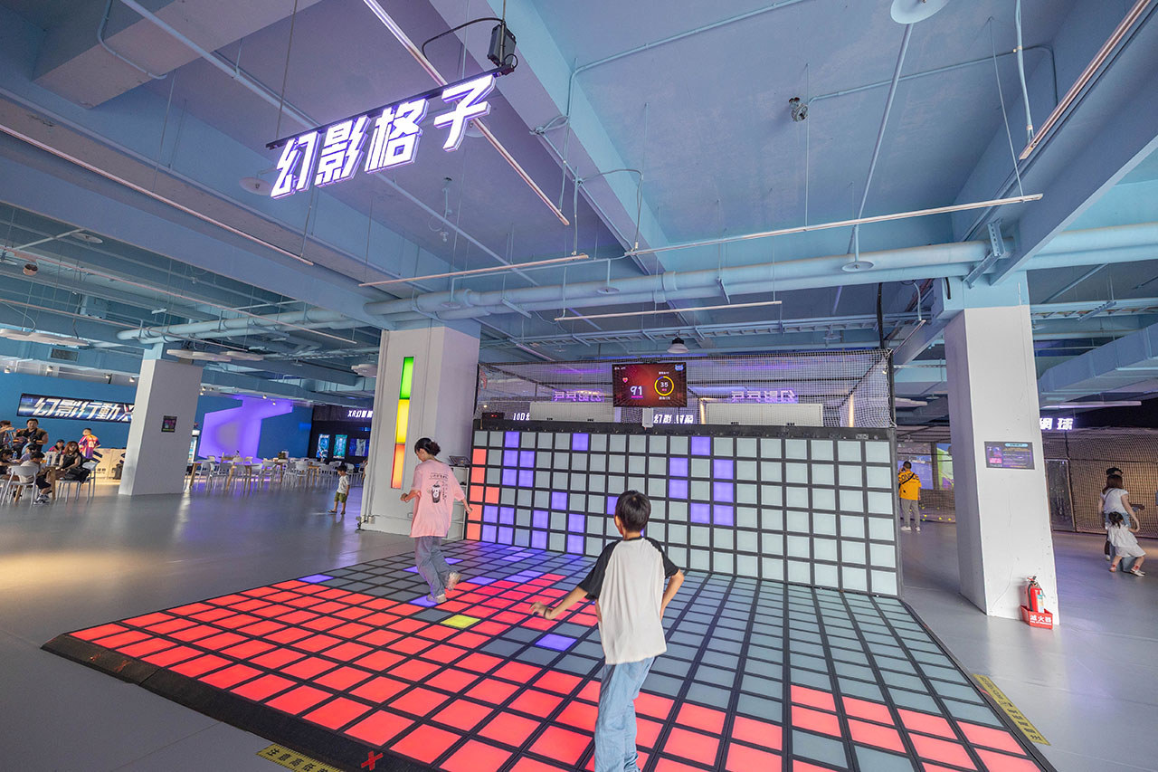 幻影行動｜台中麗寶樂園最新室內遊樂區 ！裸眼10D幻影歷險劇場、鬼屋探險、弓箭射擊，超好玩11項遊戲，讓孩子放電一整天的2026台中后里景點推薦！