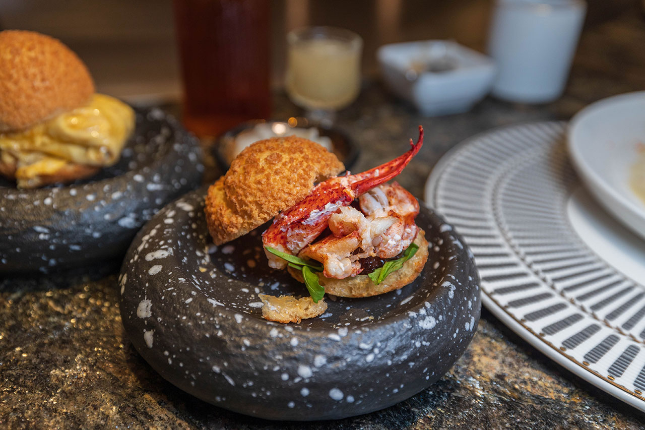 藍帶米淇鐵板燒!主打熟食的台中無菜單料理,活體龍蝦、頂級和牛多樣頂級海陸美食一次吃到爽,2026台中北屯區美食推薦 藍帶米淇鐵板燒!主打熟食的台中無菜單料理,活體龍蝦、頂級和牛多樣頂級海陸美食一次吃到爽,2026台中北屯區美食推薦