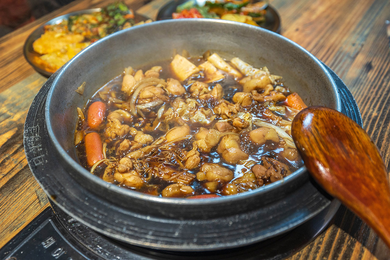 【2026台北西門町美食推薦】江陵阿嬤x甩鍋雞雙品牌韓式料理吃到飽|50樣美食自助吧韓式料理吃到爽,西門町唐吉訶德4F美食推薦,台北萬華區吃到飽推薦 【2026台北西門町美食推薦】江陵阿嬤x甩鍋雞雙品牌韓式料理吃到飽|50樣美食自助吧韓式料理吃到爽,西門町唐吉訶德4F美食推薦,台北萬華區吃到飽推薦