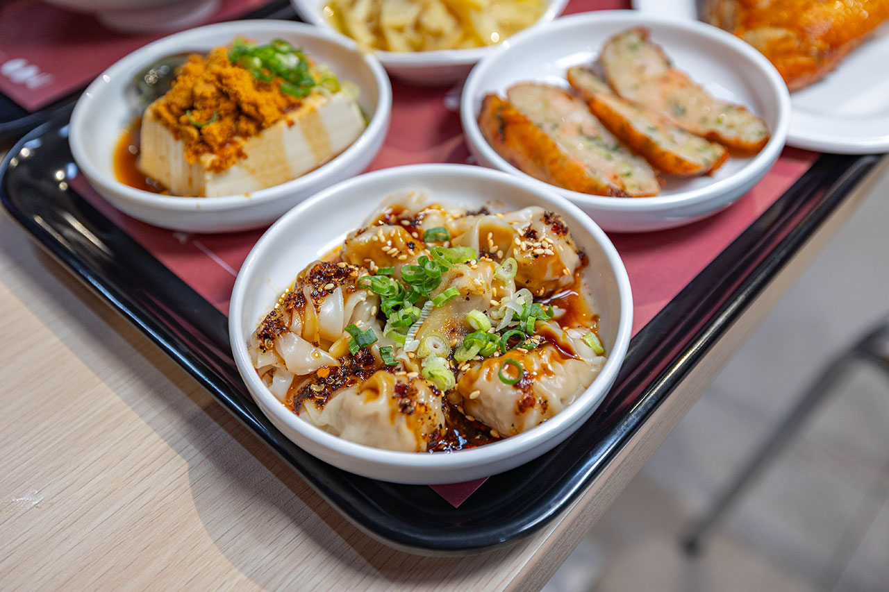 好肉燥｜最新台中黎明路美食報到！超濃厚黑金肉燥飯，特製青醬拌麵、皮蛋拌麵，2026台中南屯小吃推薦！