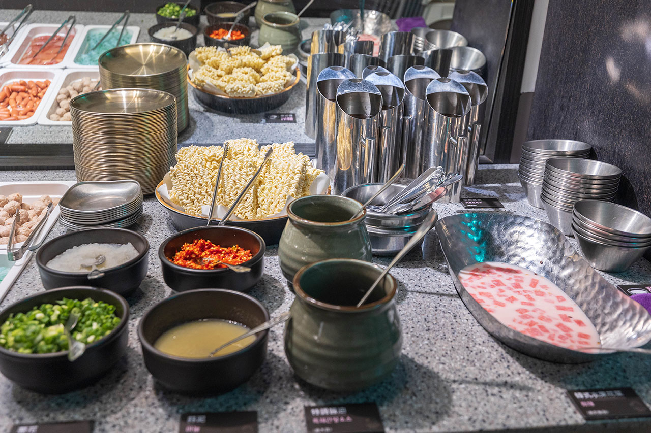 【2026台北西門町美食推薦】江陵阿嬤x甩鍋雞雙品牌韓式料理吃到飽|50樣美食自助吧韓式料理吃到爽,西門町唐吉訶德4F美食推薦,台北萬華區吃到飽推薦 【2026台北西門町美食推薦】江陵阿嬤x甩鍋雞雙品牌韓式料理吃到飽|50樣美食自助吧韓式料理吃到爽,西門町唐吉訶德4F美食推薦,台北萬華區吃到飽推薦