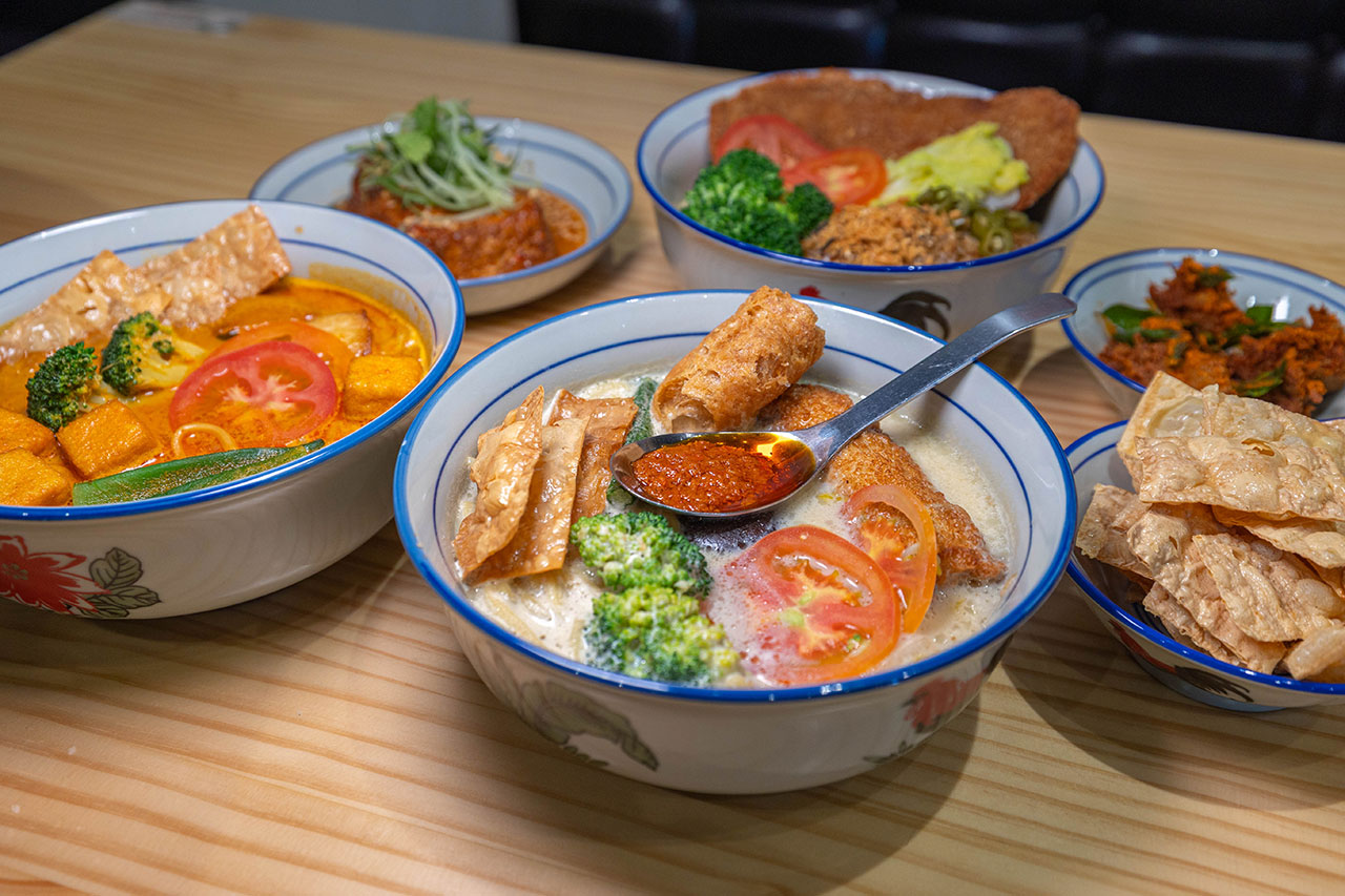 【2026台中北屯美食推薦】熱浪小島南洋蔬食，檳城白咖哩、銷魂排燒飯，自家種植南洋香料風味超頂，連肉食控都會一吃上癮！