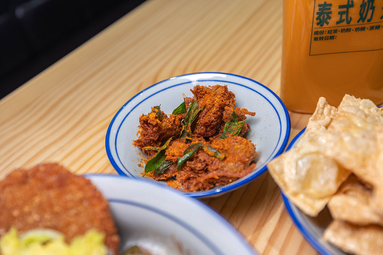 【2026台中北屯美食推薦】熱浪小島南洋蔬食，檳城白咖哩、銷魂排燒飯，自家種植南洋香料風味超頂，連肉食控都會一吃上癮！