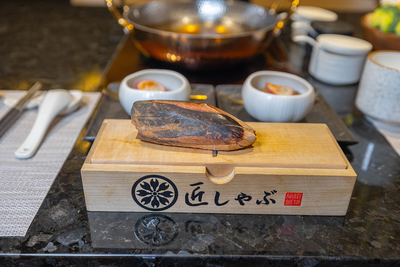 匠極緻鍋物 台中文心路超私密帝王蟹火鍋、頂級和牛！每個座位都是獨立包廂，海鮮專人代煮超頂級日式鍋物，帝王蟹四吃2026台中西屯美食推薦