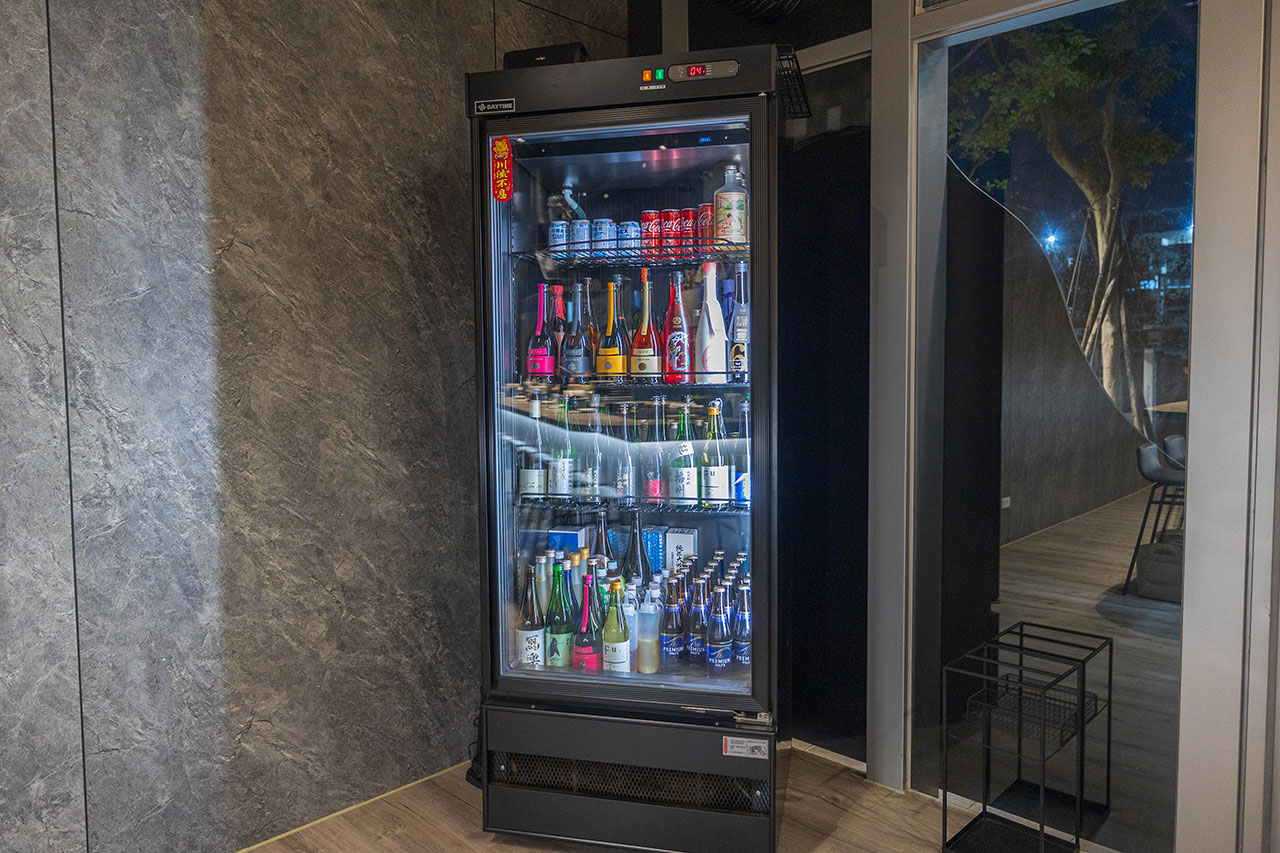 跃.YueFire直火小料理（躍）獨家直火炭燒！吃日本料理像看煙火秀，最新台中無菜單料理推薦！宵夜也能吃 2026 台中逢甲美食推薦