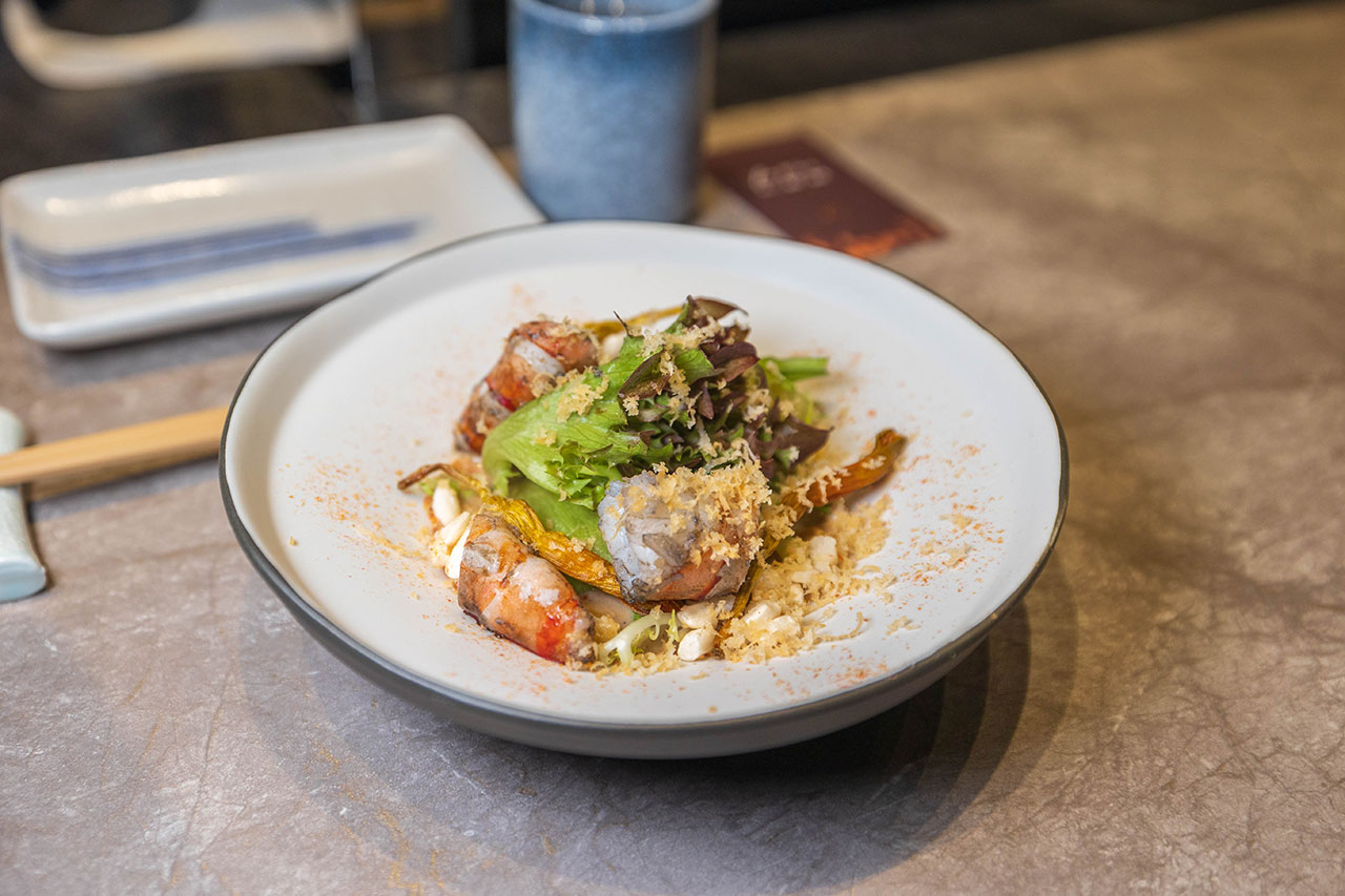 跃.YueFire直火小料理（躍）獨家直火炭燒！吃日本料理像看煙火秀，最新台中無菜單料理推薦！宵夜也能吃 2026 台中逢甲美食推薦