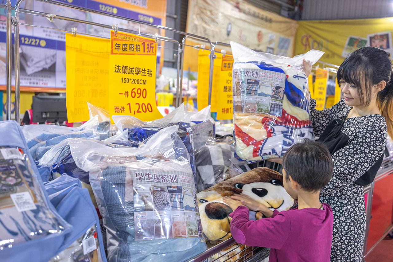 【台中北屯區寢具特賣會】上品寢具年度廠拍殺很大！1折起跳抗通膨，每日超便宜排隊攻略，幾米床包、進口名床手刀搶晚來就沒了!