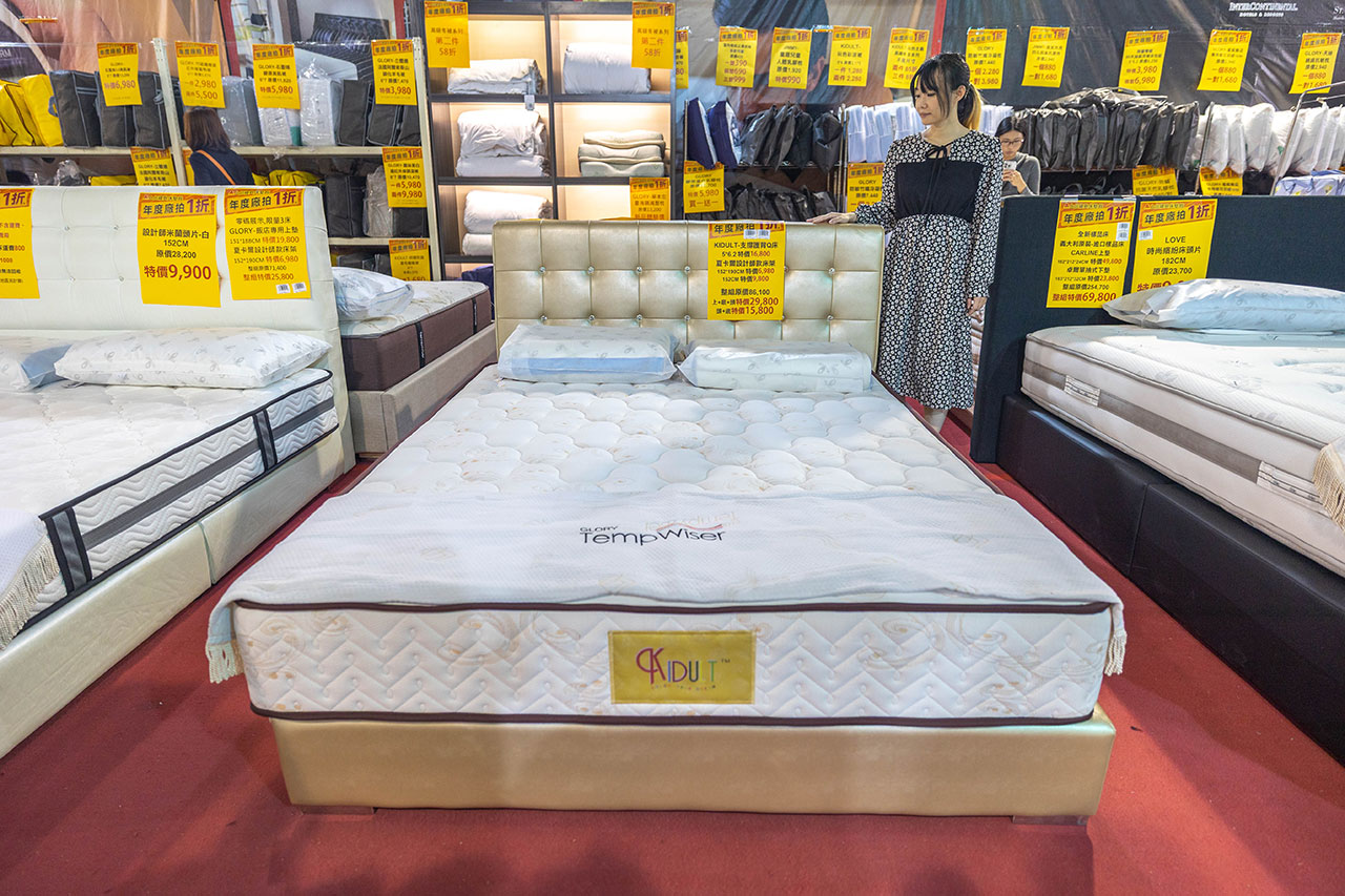 【台中北屯區寢具特賣會】上品寢具年度廠拍殺很大！1折起跳抗通膨，每日超便宜排隊攻略，幾米床包、進口名床手刀搶晚來就沒了!