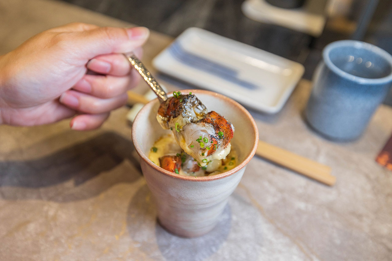 跃.YueFire直火小料理（躍）獨家直火炭燒！吃日本料理像看煙火秀，最新台中無菜單料理推薦！宵夜也能吃 2026 台中逢甲美食推薦