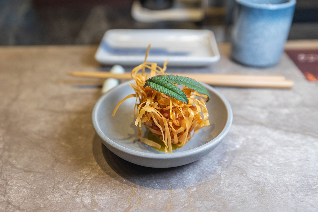 跃.YueFire直火小料理（躍）獨家直火炭燒！吃日本料理像看煙火秀，最新台中無菜單料理推薦！宵夜也能吃 2026 台中逢甲美食推薦