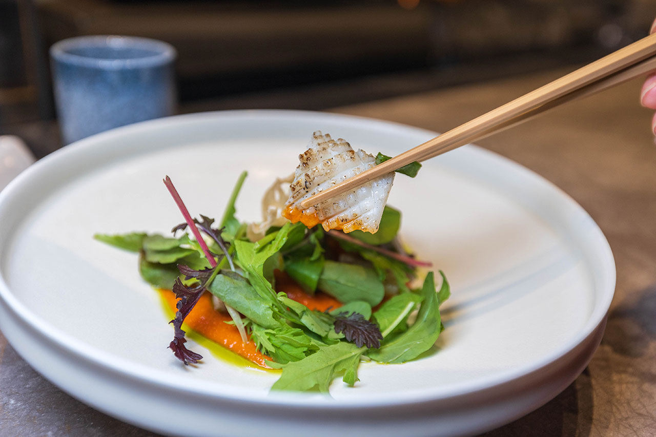 跃.YueFire直火小料理（躍）獨家直火炭燒！吃日本料理像看煙火秀，最新台中無菜單料理推薦！宵夜也能吃 2026 台中逢甲美食推薦