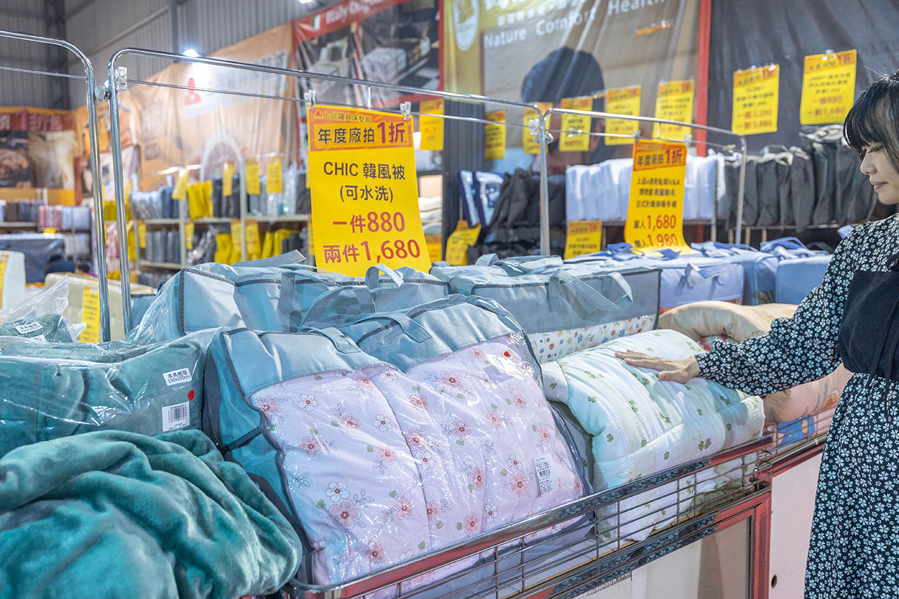 【台中北屯區寢具特賣會】上品寢具年度廠拍殺很大！1折起跳抗通膨，每日超便宜排隊攻略，幾米床包、進口名床手刀搶晚來就沒了!