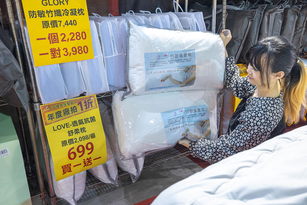 【台中北屯區寢具特賣會】上品寢具年度廠拍殺很大！1折起跳抗通膨，每日超便宜排隊攻略，幾米床包、進口名床手刀搶晚來就沒了!