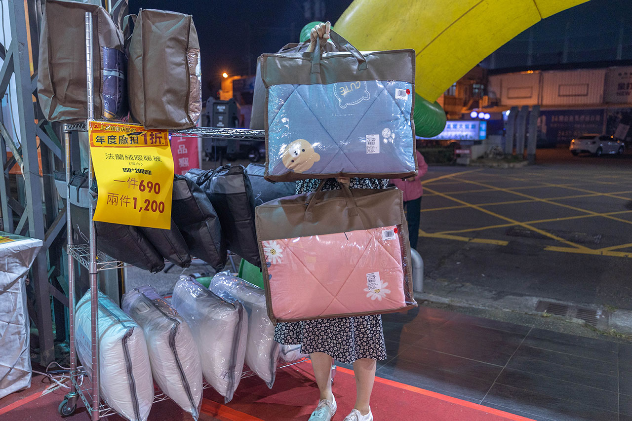 【台中北屯區寢具特賣會】上品寢具年度廠拍殺很大！1折起跳抗通膨，每日超便宜排隊攻略，幾米床包、進口名床手刀搶晚來就沒了!