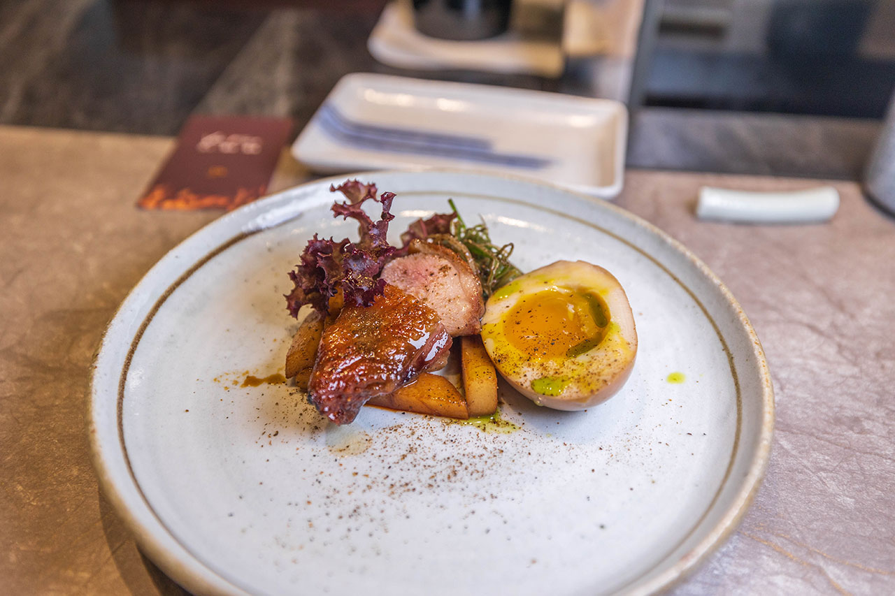 跃.YueFire直火小料理（躍）獨家直火炭燒！吃日本料理像看煙火秀，最新台中無菜單料理推薦！宵夜也能吃 2026 台中逢甲美食推薦