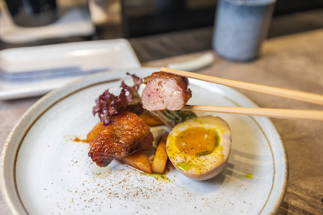 跃.YueFire直火小料理（躍）獨家直火炭燒！吃日本料理像看煙火秀，最新台中無菜單料理推薦！宵夜也能吃 2026 台中逢甲美食推薦