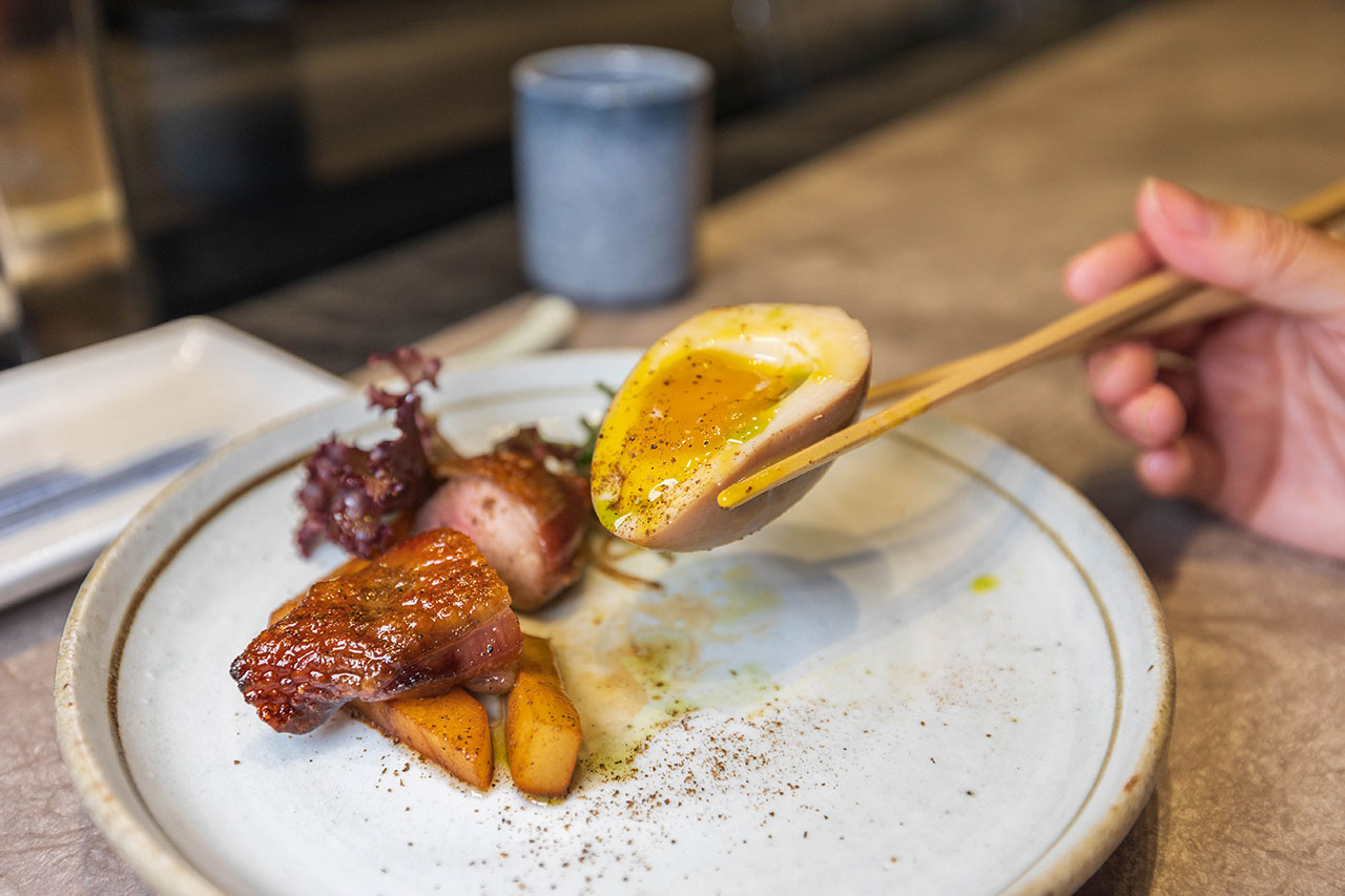 跃.YueFire直火小料理（躍）獨家直火炭燒！吃日本料理像看煙火秀，最新台中無菜單料理推薦！宵夜也能吃 2026 台中逢甲美食推薦