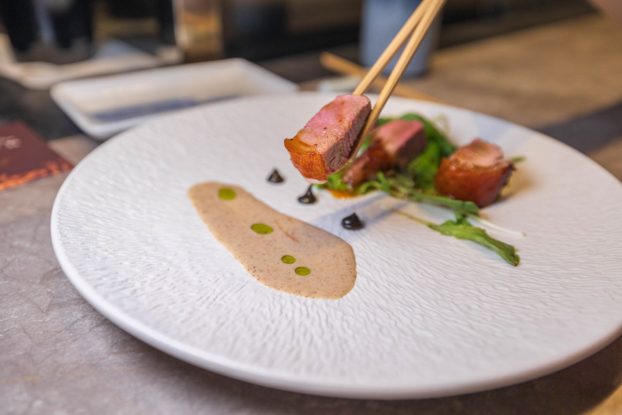 跃.YueFire直火小料理（躍）獨家直火炭燒！吃日本料理像看煙火秀，最新台中無菜單料理推薦！宵夜也能吃 2026 台中逢甲美食推薦