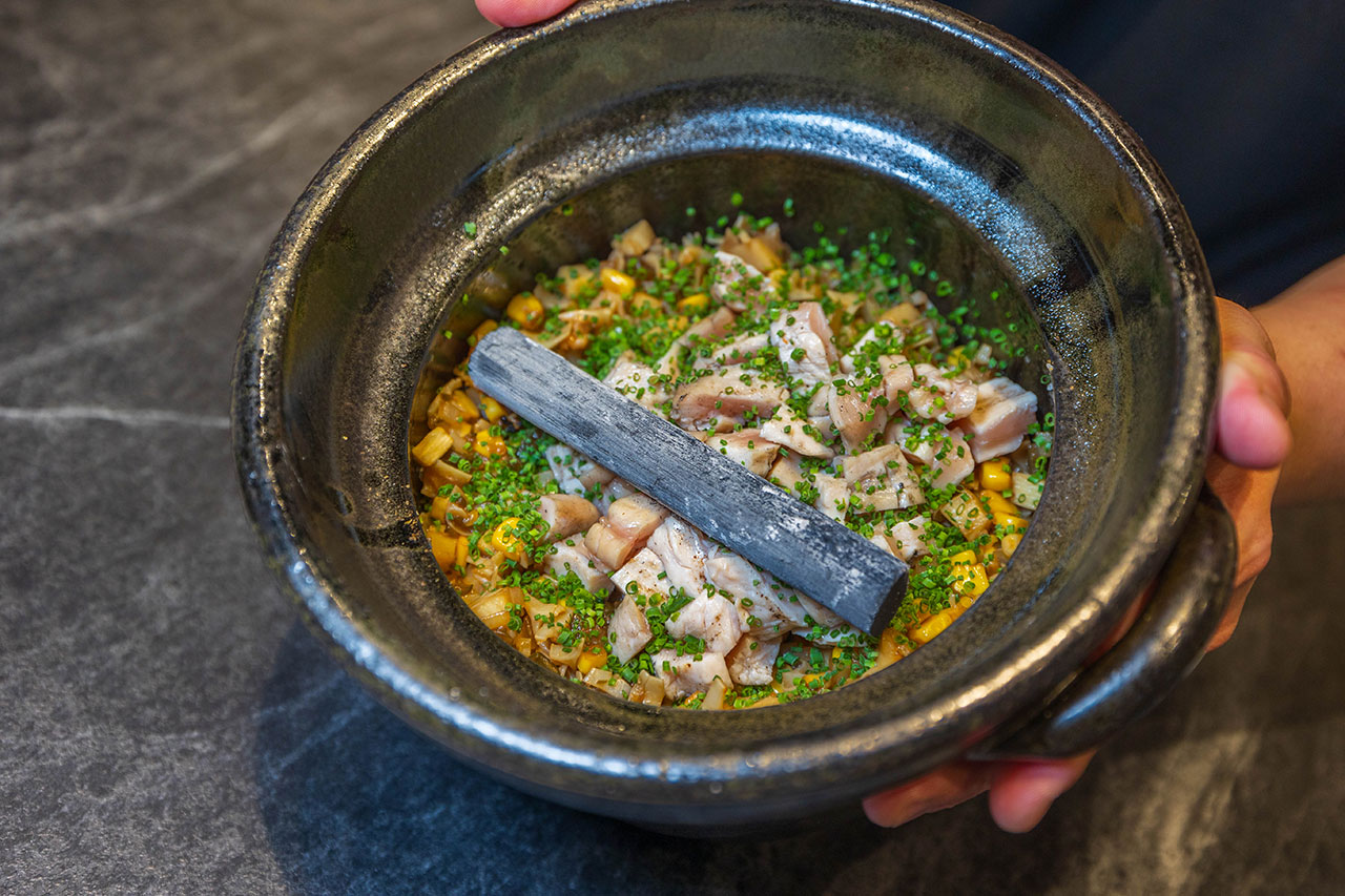 跃.YueFire直火小料理（躍）獨家直火炭燒！吃日本料理像看煙火秀，最新台中無菜單料理推薦！宵夜也能吃 2026 台中逢甲美食推薦