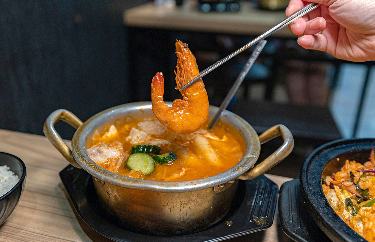 阿里郎韓式小館｜2025台中科博館美食推薦｜起司炸雞｜石鍋拌飯｜隱藏版台中韓式料理推薦｜台中西區美食推薦