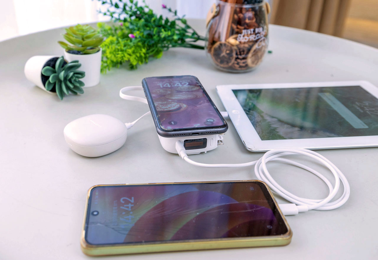 告別電量焦慮！【TORRII】SOLA PRO 萬能充：防爆磁吸行動電源，嘖嘖首發超優惠預購，2026不能錯過的充電救星！