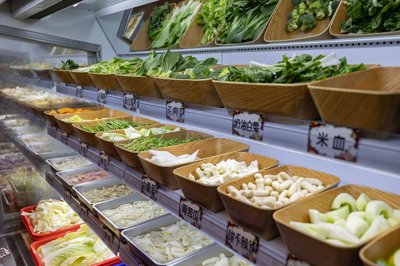 牛羊爭霸 八德店｜肉控必訪超狂桃園吃到飽火鍋，將近100樣食材牛豬羊海鮮一次吃個夠！ 還有甜點冰品自助吧，桃園八德羊肉爐推薦！
