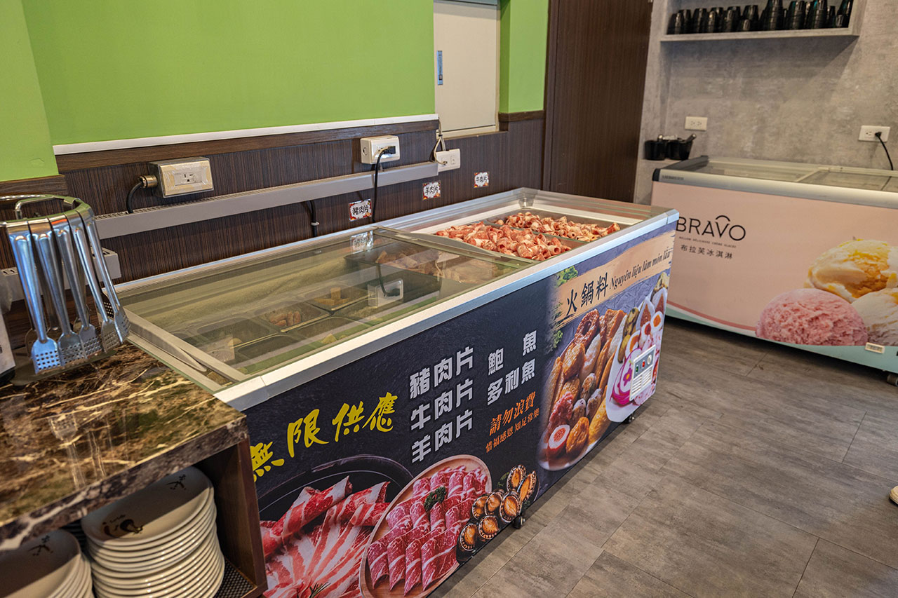 牛羊爭霸 八德店｜肉控必訪超狂桃園吃到飽火鍋，將近100樣食材牛豬羊海鮮一次吃個夠！ 還有甜點冰品自助吧，桃園八德羊肉爐推薦！